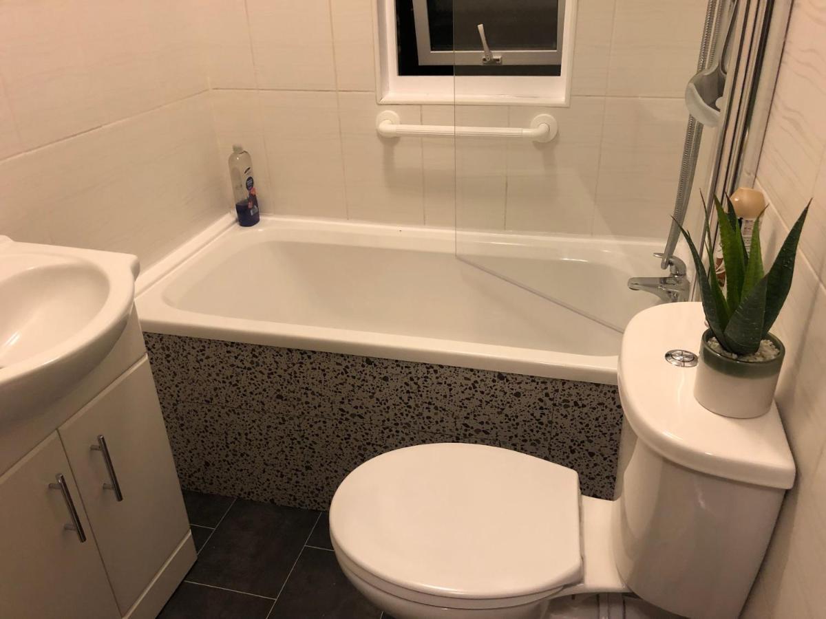 Handsworth Home - 2 Bedroomed 谢菲尔德 外观 照片