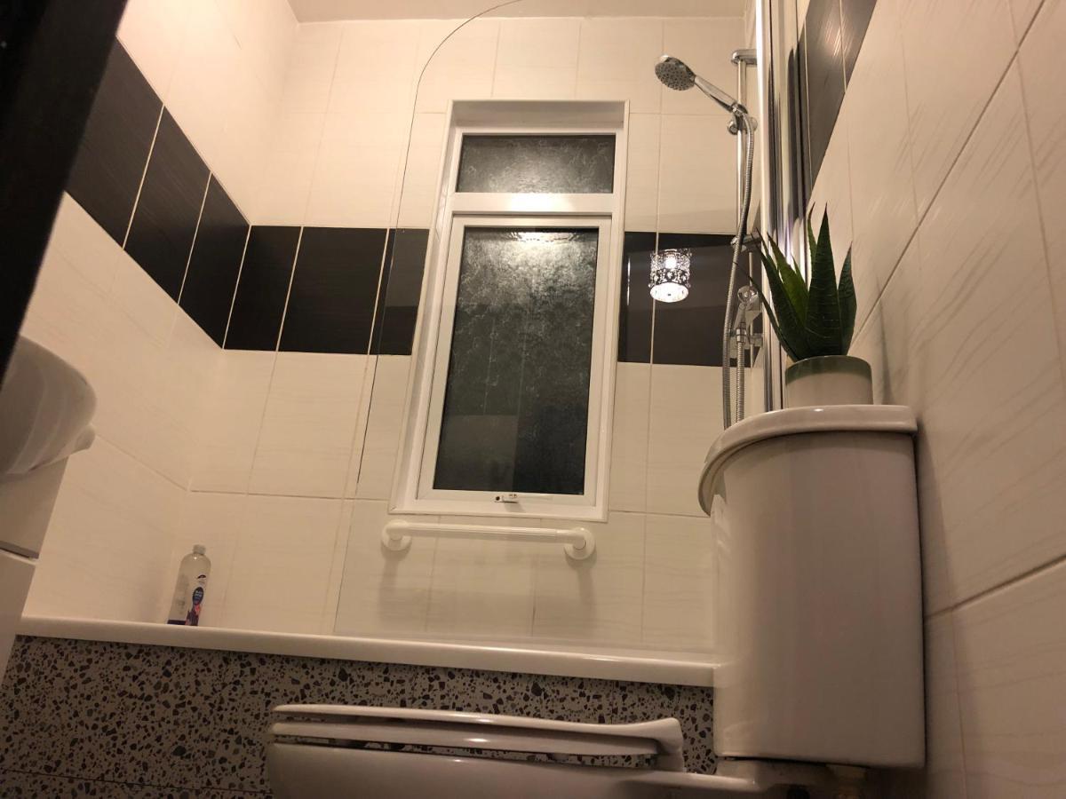 Handsworth Home - 2 Bedroomed 谢菲尔德 外观 照片